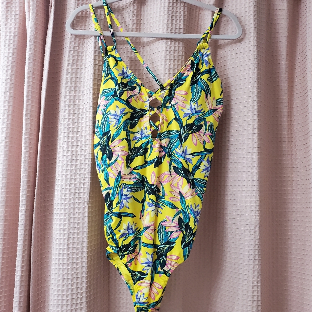 Nwt JS swim suit